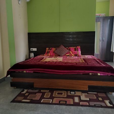 Tree Valley Homestay Chail Exteriör bild