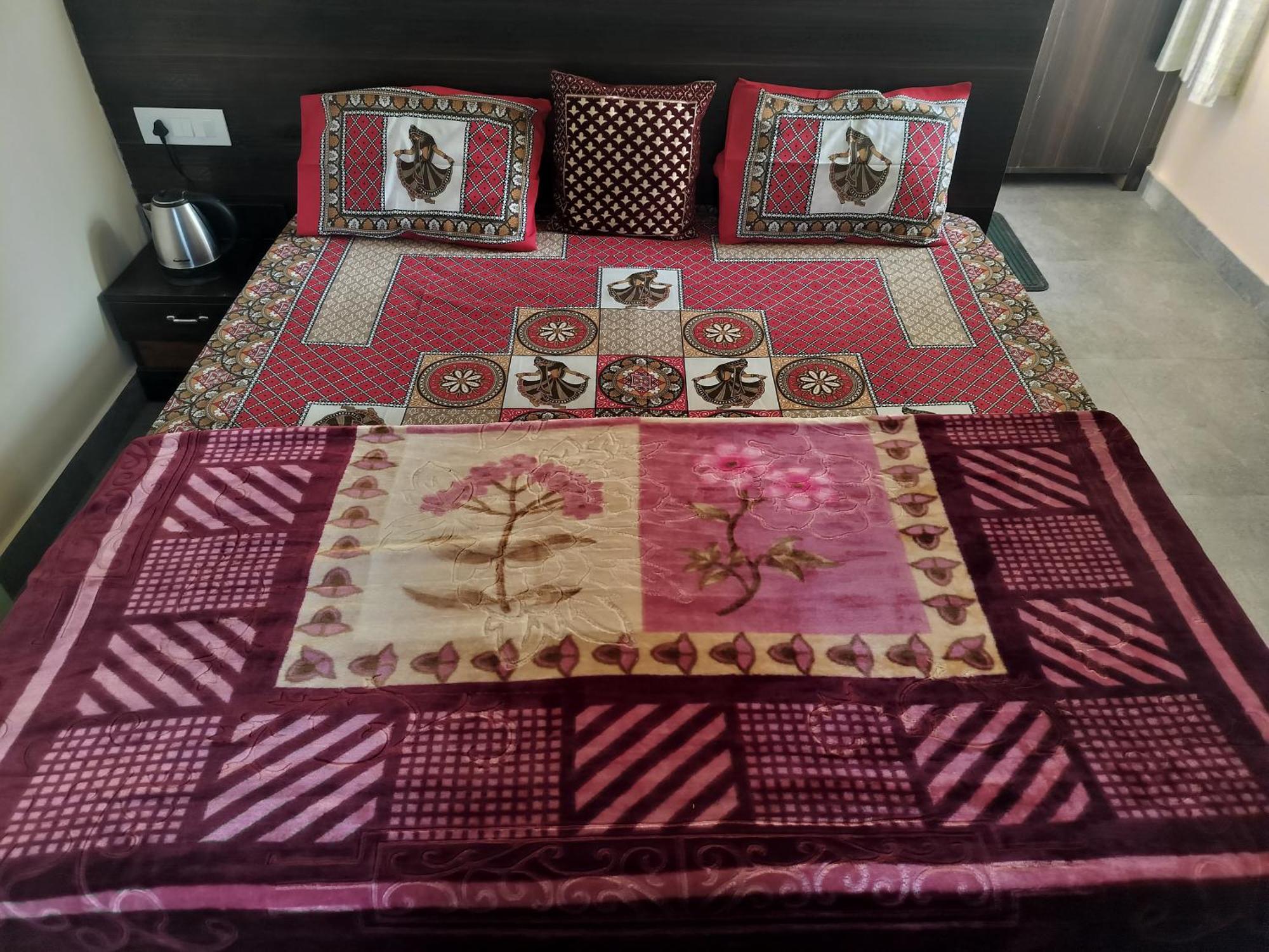 Tree Valley Homestay Chail Exteriör bild